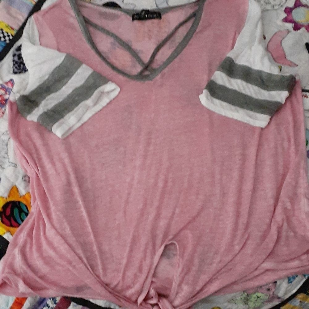 Derek Heart Distressed tie-knot Tee 1X